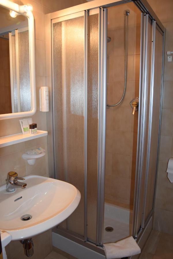 פינזולו Hotel Ferrari מראה חיצוני תמונה