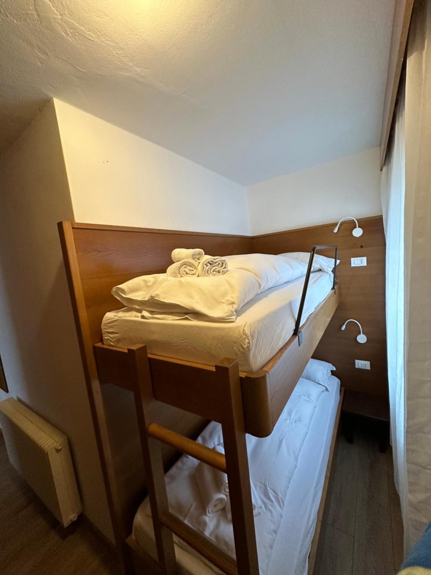 פינזולו Hotel Ferrari מראה חיצוני תמונה