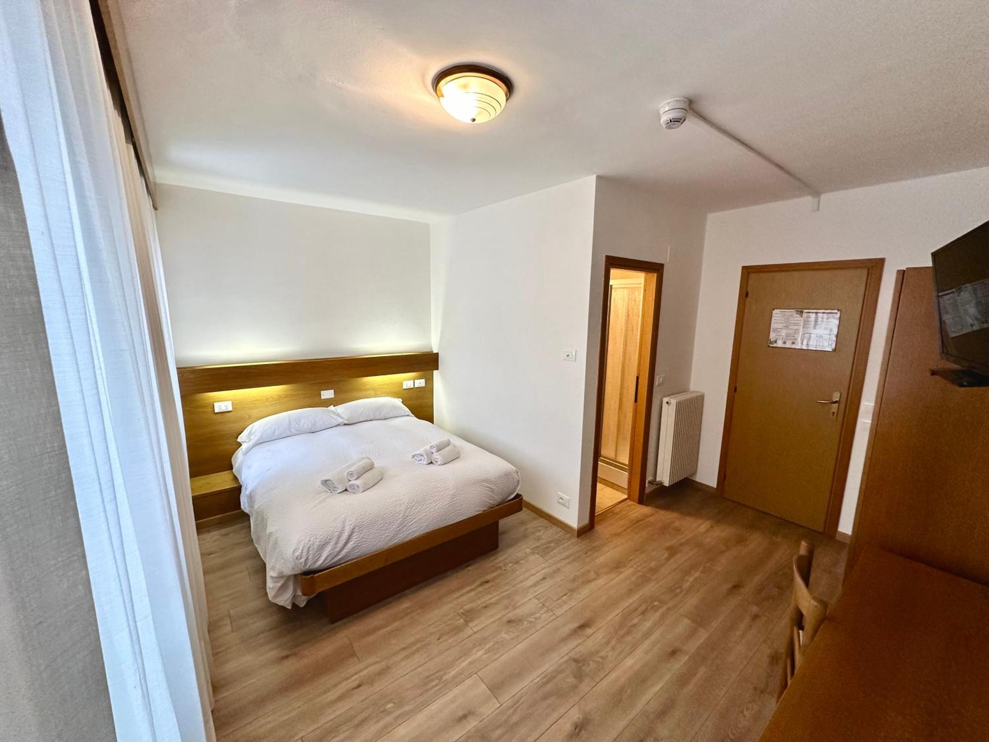 פינזולו Hotel Ferrari מראה חיצוני תמונה