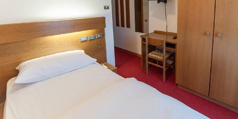 פינזולו Hotel Ferrari מראה חיצוני תמונה