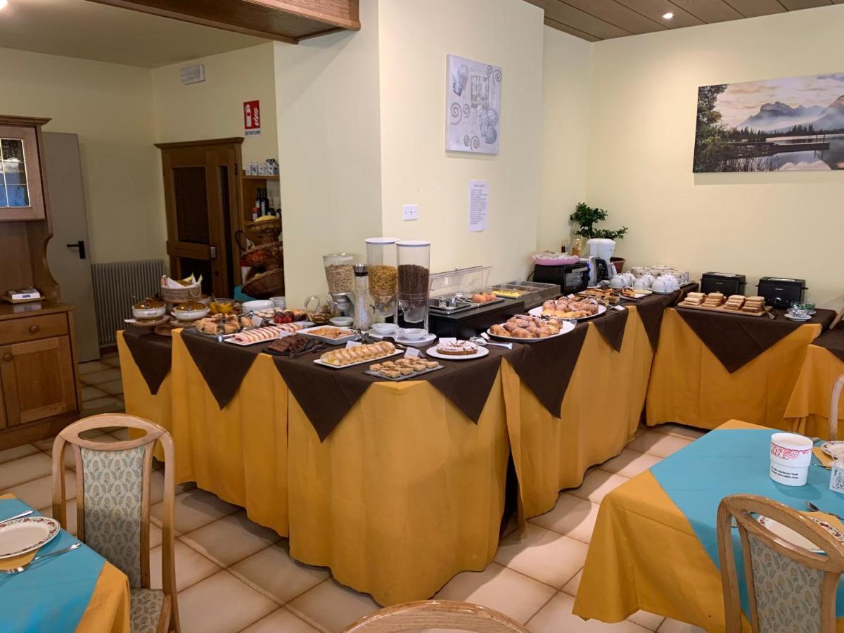 פינזולו Hotel Ferrari מראה חיצוני תמונה